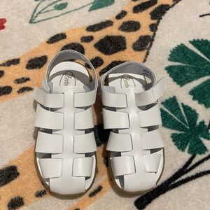 FootMates White Sandals with Cage Design and Velcro Closure